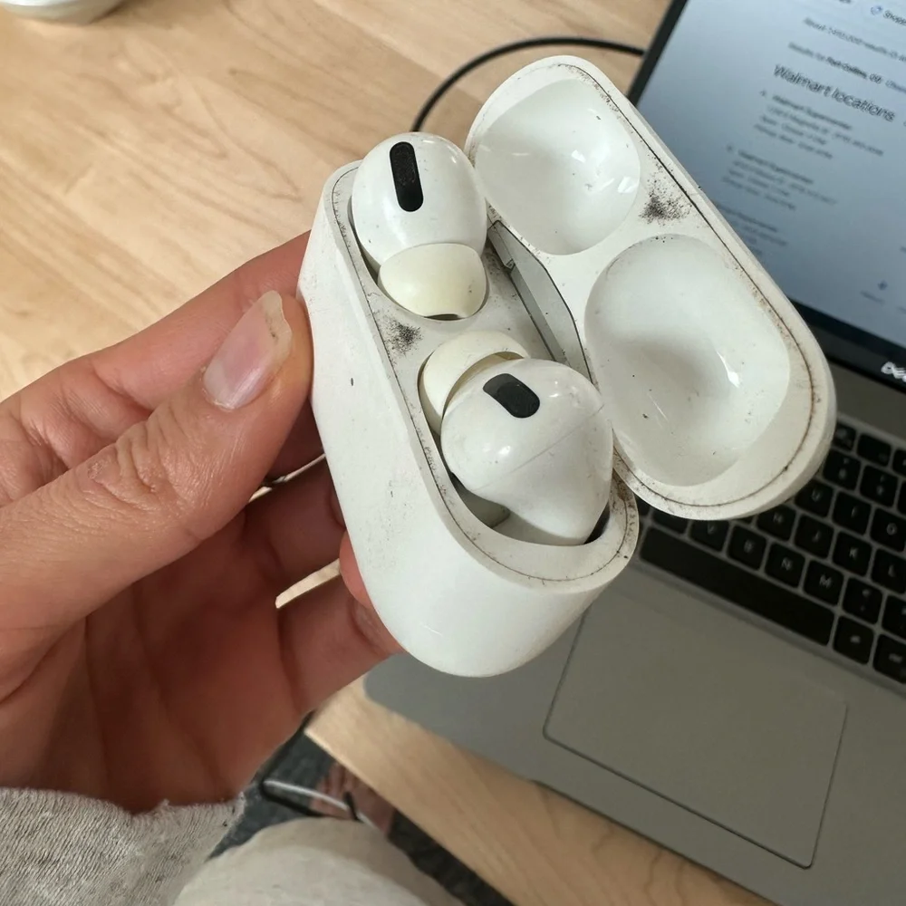 Apple AirPod pro 1st generation headphones